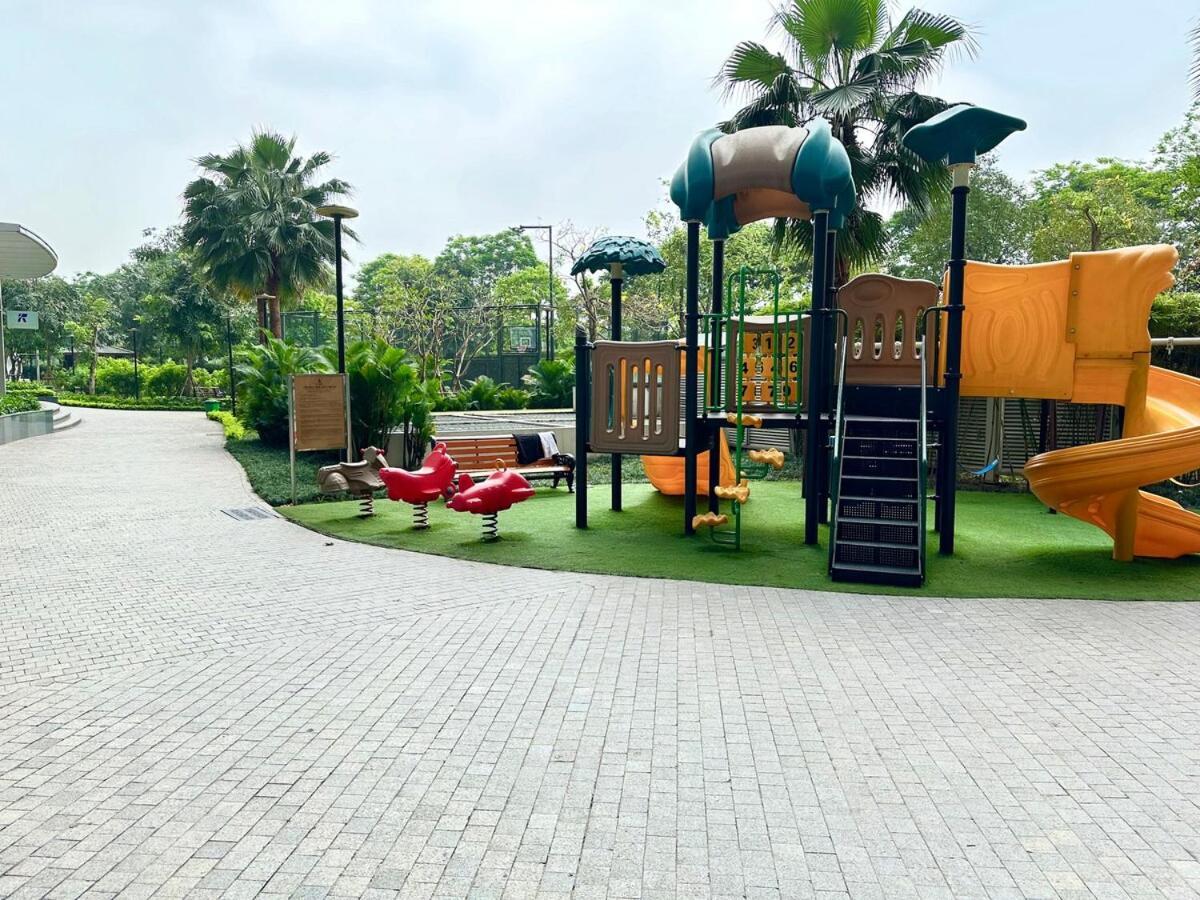 Wonderful Convenient To Airport And Centre