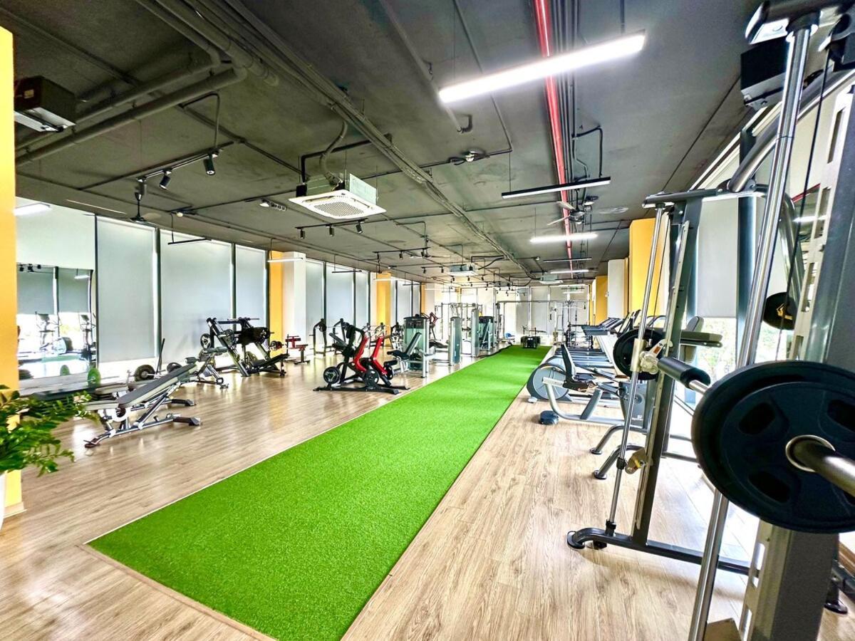 Wonderful Convenient To Airport And Centre